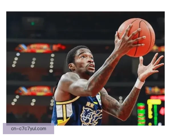 奎因42分领衔广东大胜吉林队